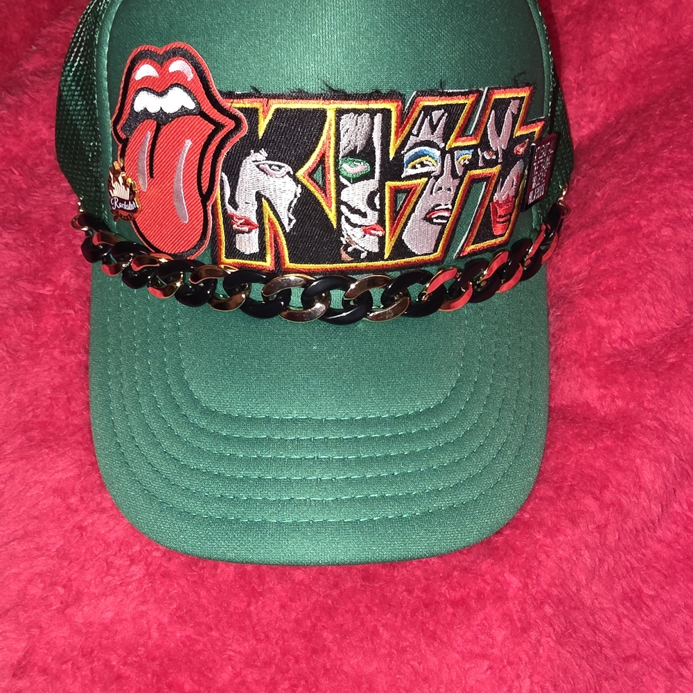 Green KISS Embroidered Cap with Chain